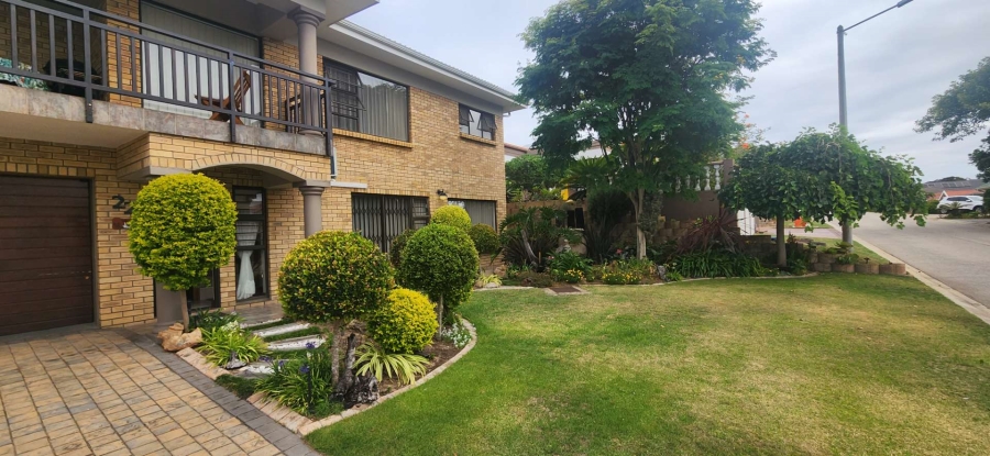 4 Bedroom Property for Sale in Fraaiuitsig Western Cape